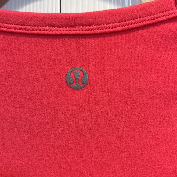❤️SOLD❤️Lululemon All It Takes Short Sleeve Shirt Nulu in Lip Gloss Colour - Picture 4 of 9
